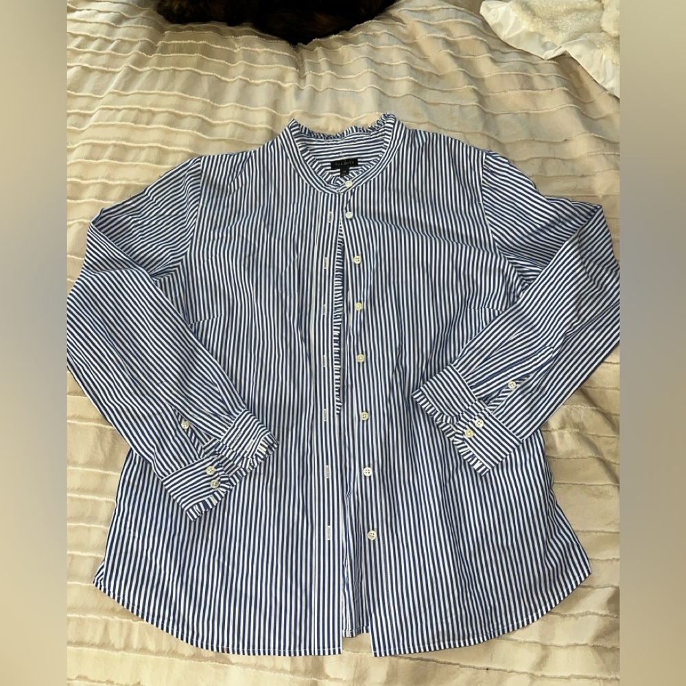⛵️Women’s Blue Striped Shirt with Ruffle Detail ⛵️